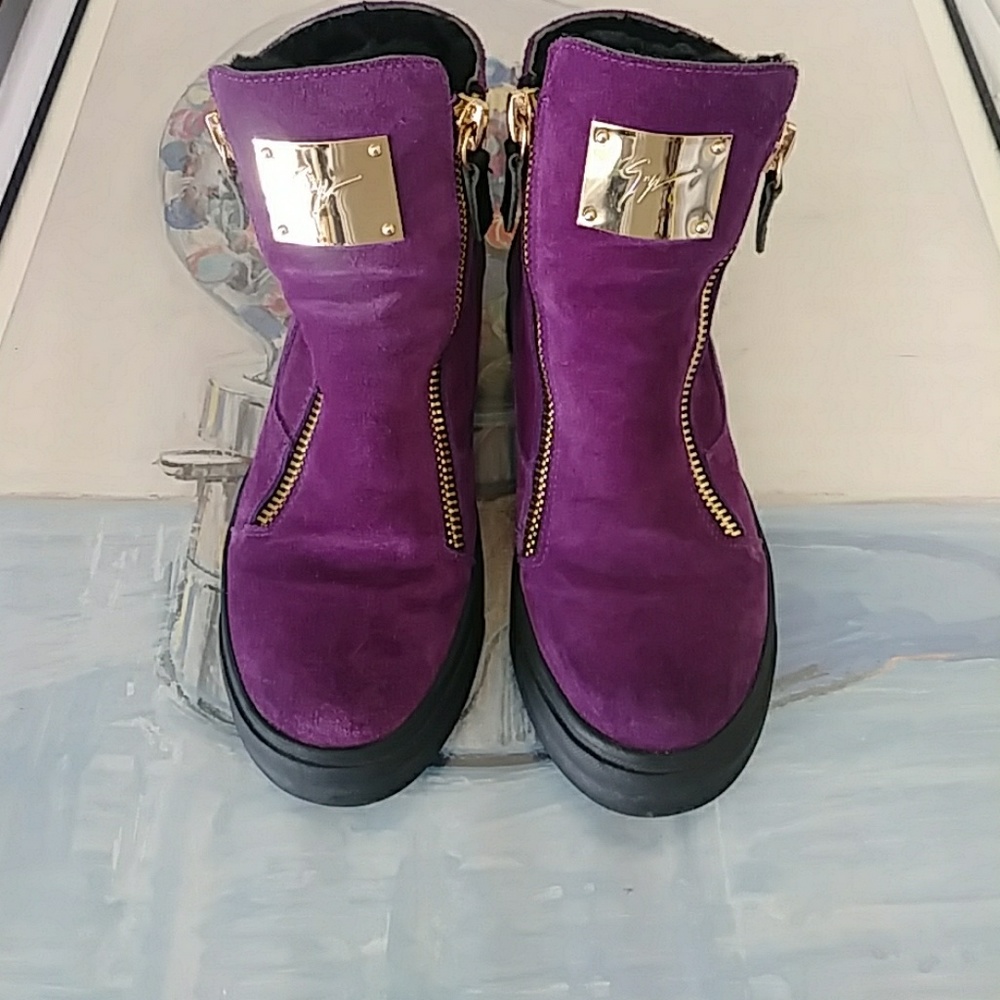 Giuseppe Purple With Gold Plate & Zipper